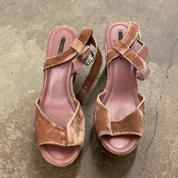 COPY - Zara  velvet platform heels - Picture 3 of 10